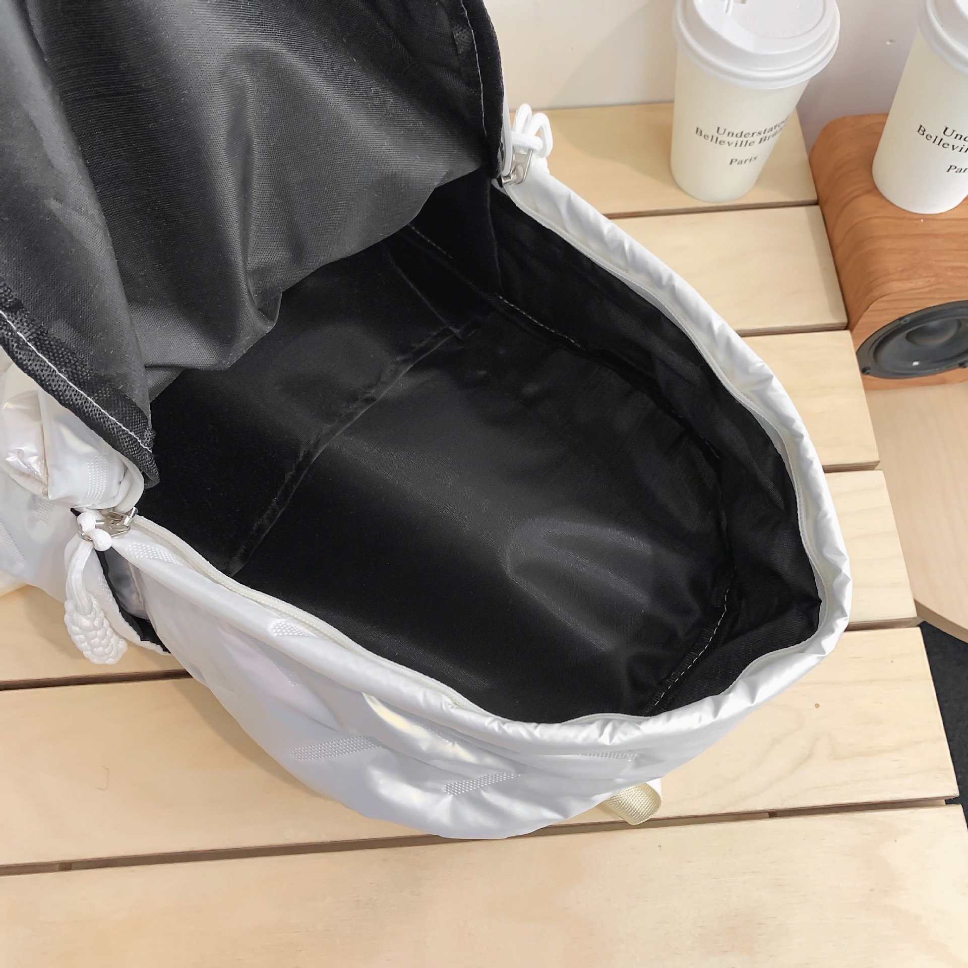 The 2025 new travel backpack with a high aesthetic level, simple and stylish, casual schoolbag, large capacity, versatile and niche backpack Application Scenario