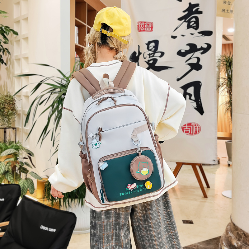 New college style large-capacity schoolbag, Korean style Instagram versatile high appearance level backpack, casual commuting color-blocking backpack details Picture