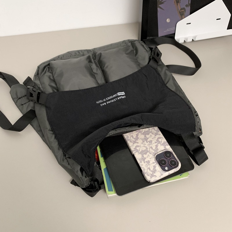 A new high-appearation-level mountain series ins multi-purpose lightweight backpack for men and women, a crossbody bag for mountain climbing, cycling and camping Application Scenario