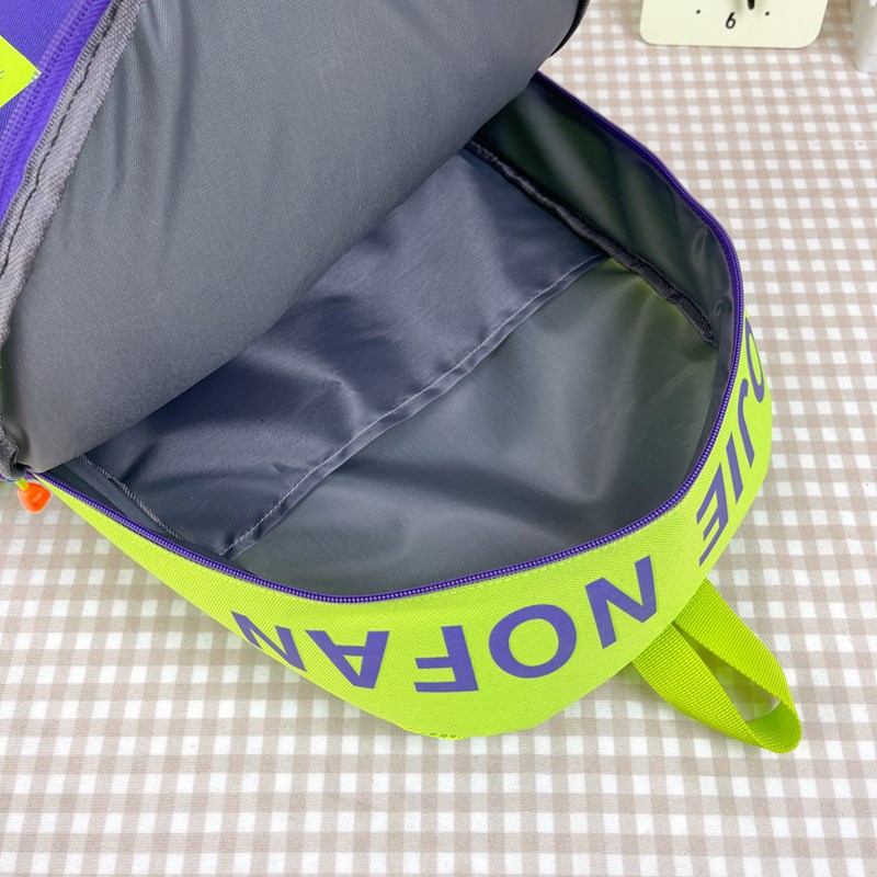 Color-blocking schoolbags for junior high school girls and primary school students, backpacks for girls on Instagram, niche fashion, high appearance level, lightweight and simple backpacks Application Scenario