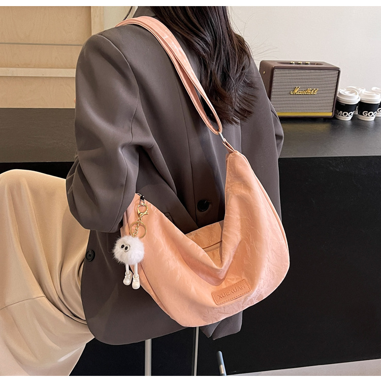 Korean-style simple dumpling bag, fresh and stylish, individualistic single-shoulder crossbody bag, student outdoor casual and versatile travel bag full figure