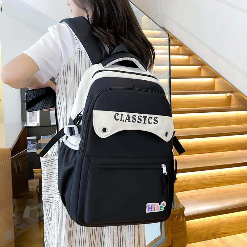 A simple and versatile backpack in an ins school style for girls, with a large capacity. It's a computer backpack for high school students and junior high school girls details Picture