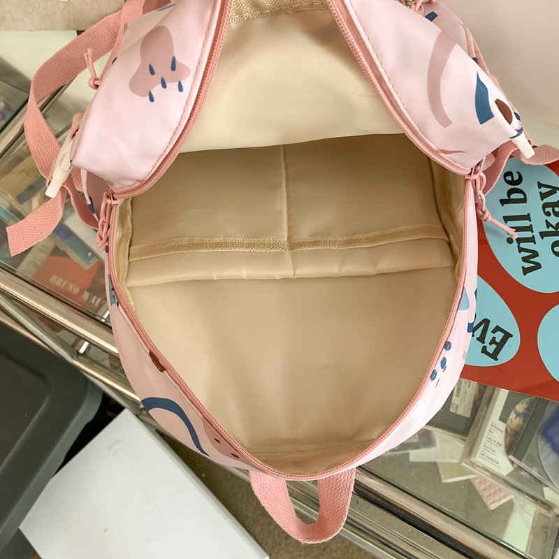 Girls' backpacks for outings are cute. Girls' spring outings are lightweight. Girls' small backpacks for shopping Application Scenario
