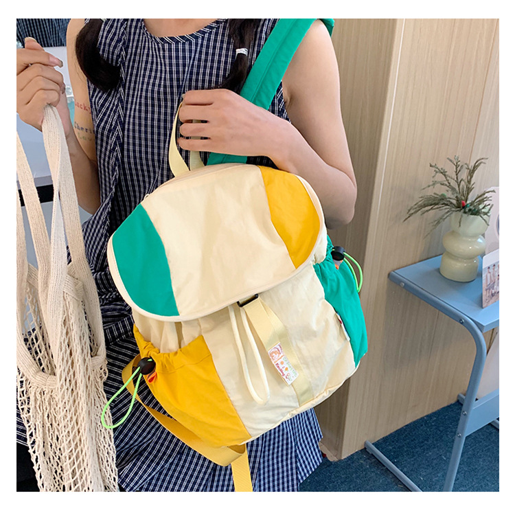 New outdoor leisure sports backpack, high appearance level travel backpack, primary school bag, lightweight hiking bag Application Scenario