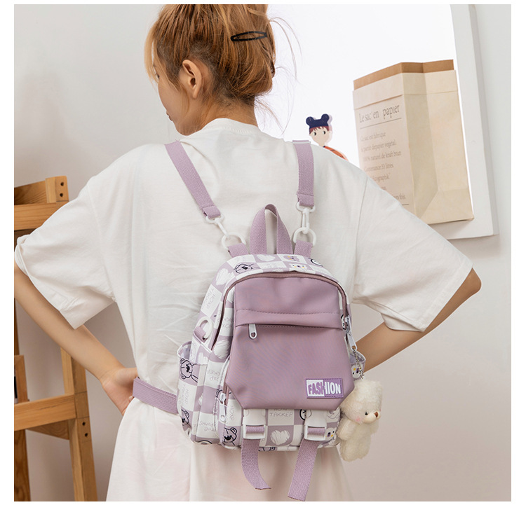 2025 New cute children's spring outing mini backpack, high appearance level, contrasting colors, girlish shopping crossbody bag full figure