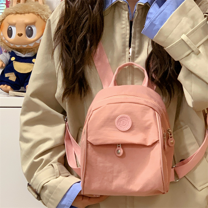 This Japanese-style Instagram mini single-shoulder bag is fresh and sweet, suitable for commuting and shopping. It is a casual and versatile backpack that is light and simple full figure