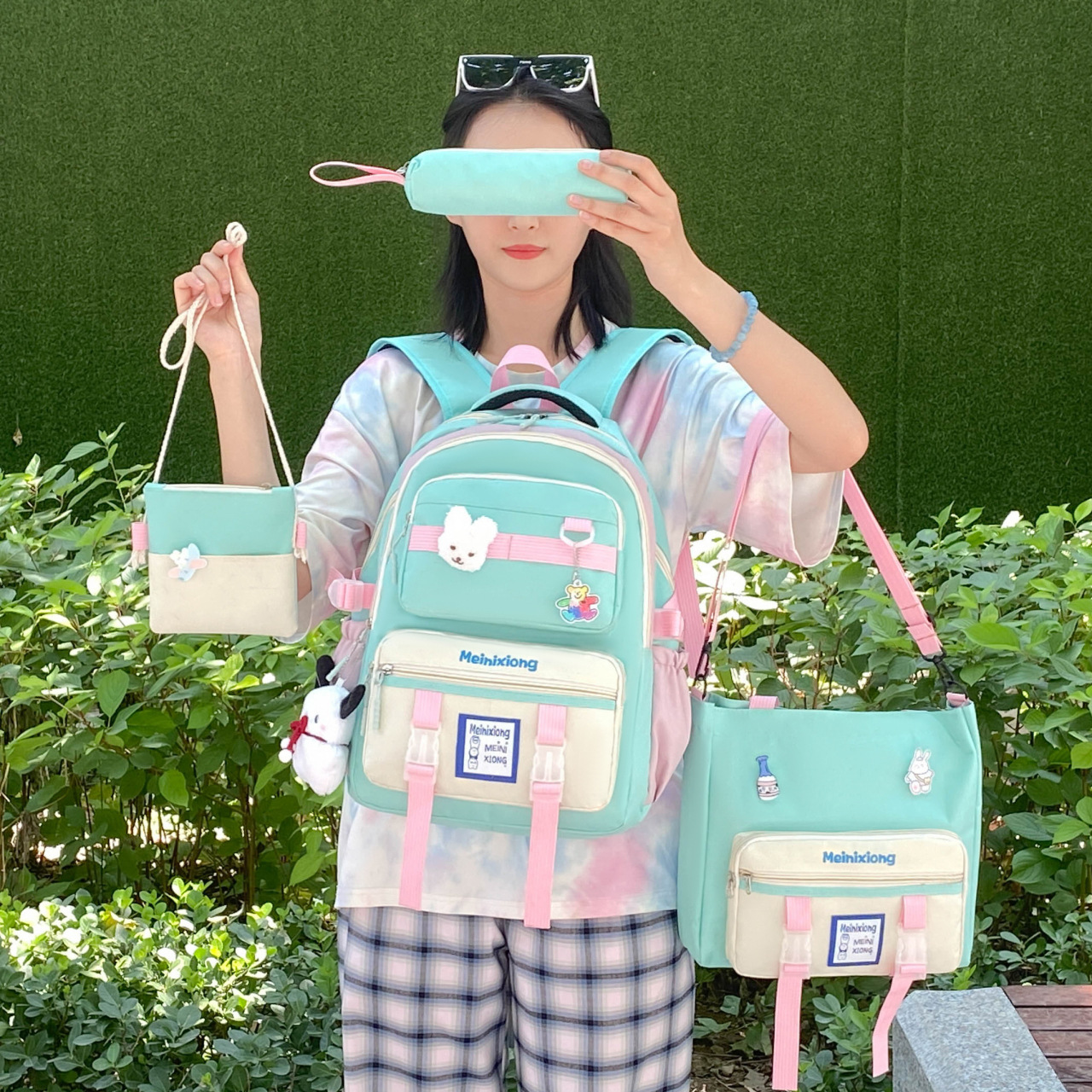 New high-appearance-level, color-blocking and cute student backpack, portable book bag, document bag and training backpack Specification drawing