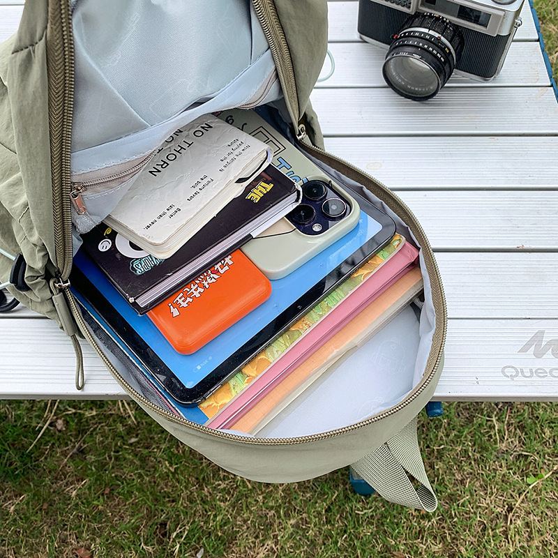 A new high-appearance-level forest-themed ins backpack for men and women, a casual, simple, lightweight and versatile backpack for mountain climbing, cycling and travel Application Scenario
