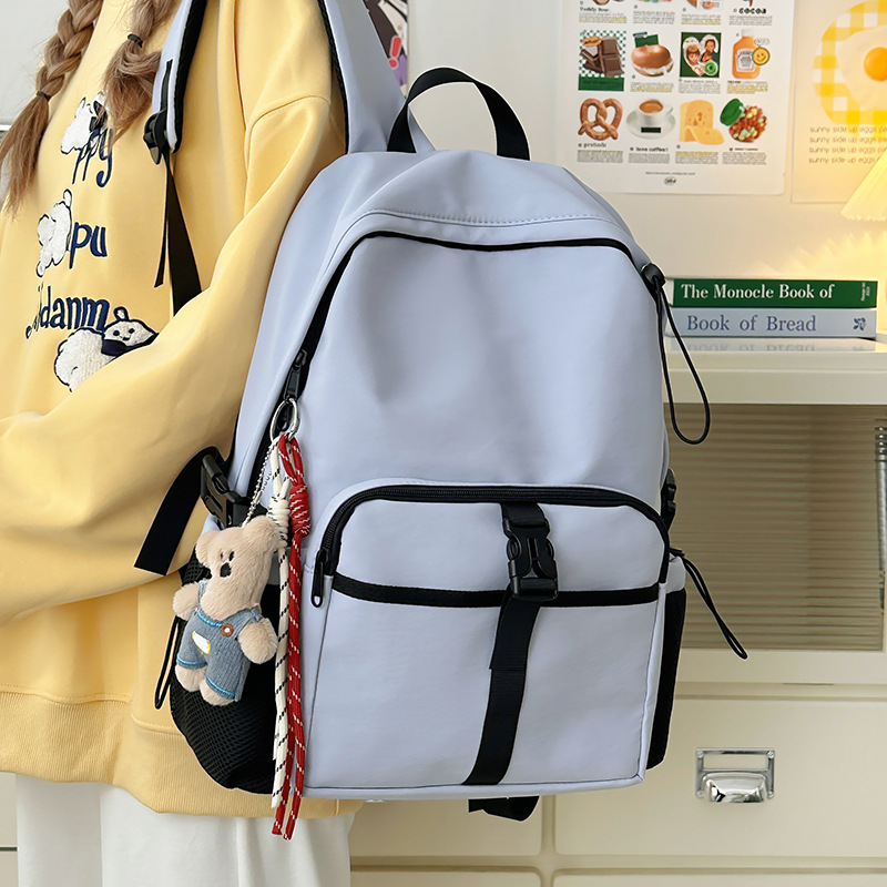 A large-capacity backpack for girls, junior high school, senior high school and college students, a casual and versatile backpack for commuting, and a computer backpack for men full figure