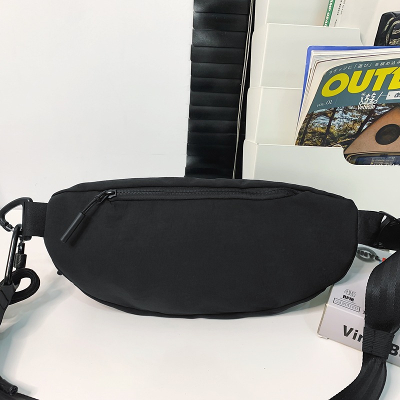 ins trendy brand chest bag for men, Japanese casual and versatile single-shoulder crossbody bag, new mobile phone, small backpack, sports waist bag for women Application Scenario