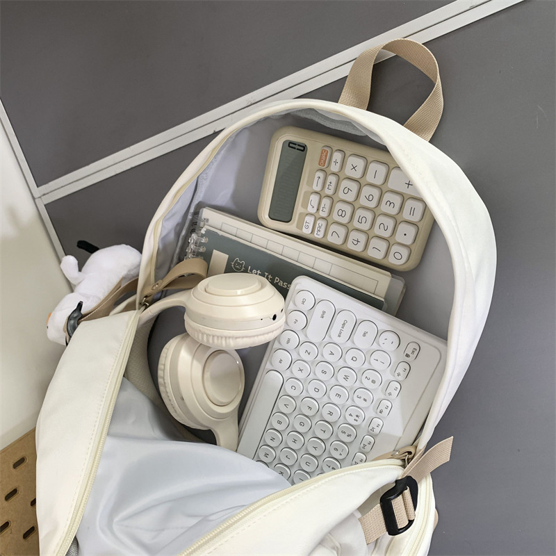 Large-capacity backpack for girls, trendy schoolbag for junior and senior high school students, 2024 new sporty style, college student computer backpack for men Application Scenario