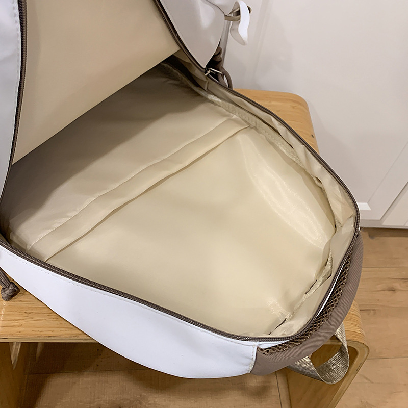 Japanese-style casual student schoolbag, transparent, large-capacity backpack, light, versatile, cute and simple backpack Application Scenario