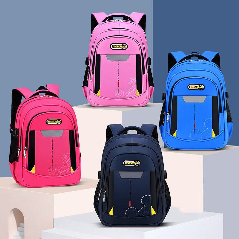 A best-selling foreign trade wholesale schoolbag for primary school students, a large-capacity back-protecting and load-reducing children's backpack for grades 3 to 6 full figure