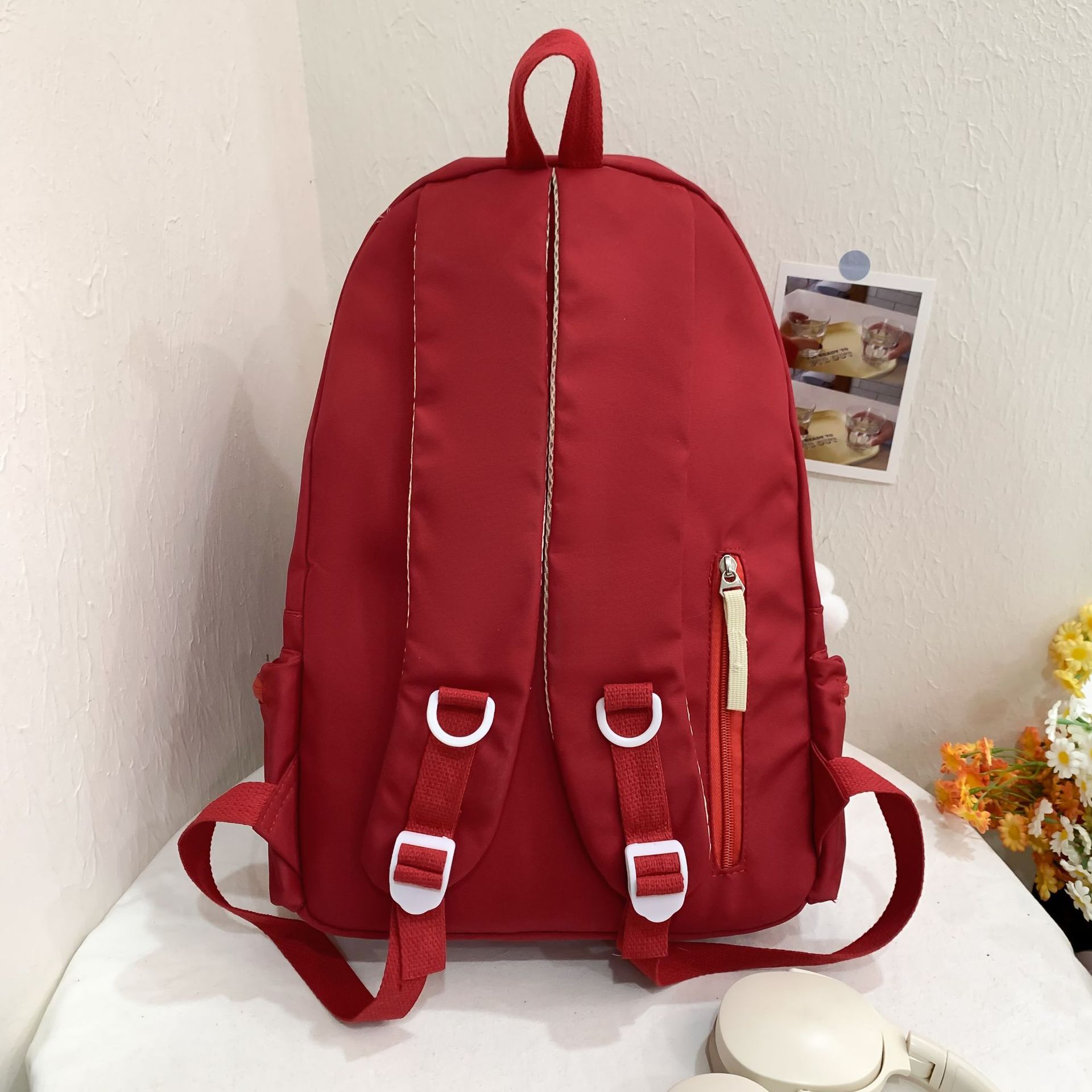 A Japanese-style InS-style soft girl backpack with a high level of appearance, solid color, simple and casual. It is a college student commuting backpack for classes Specification drawing