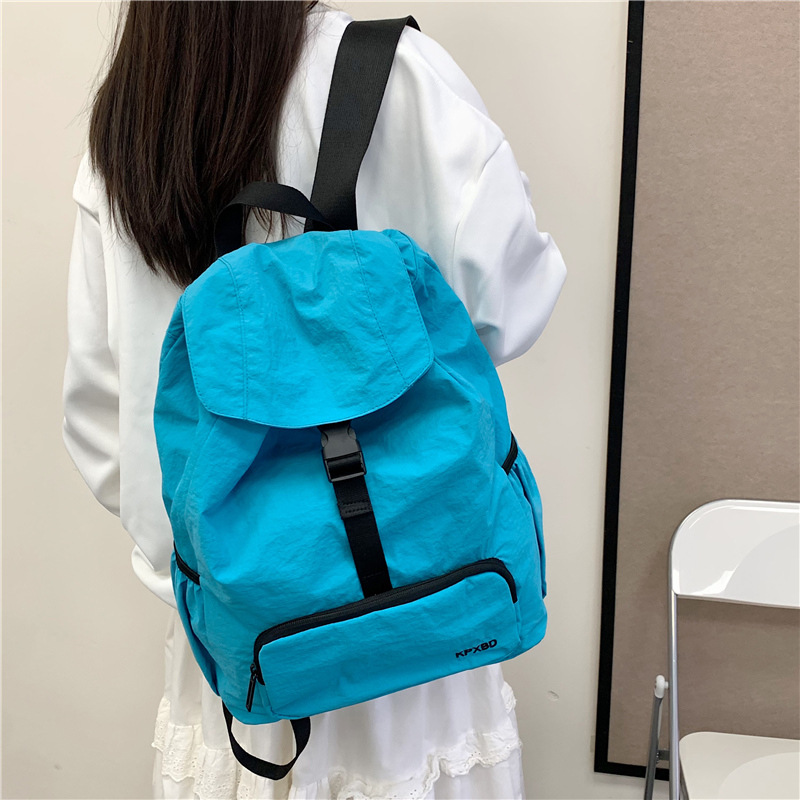 A new high-appearance-level forest-themed ins fresh and sweet macaron-colored backpack for women, a lightweight and large-capacity travel backpack full figure