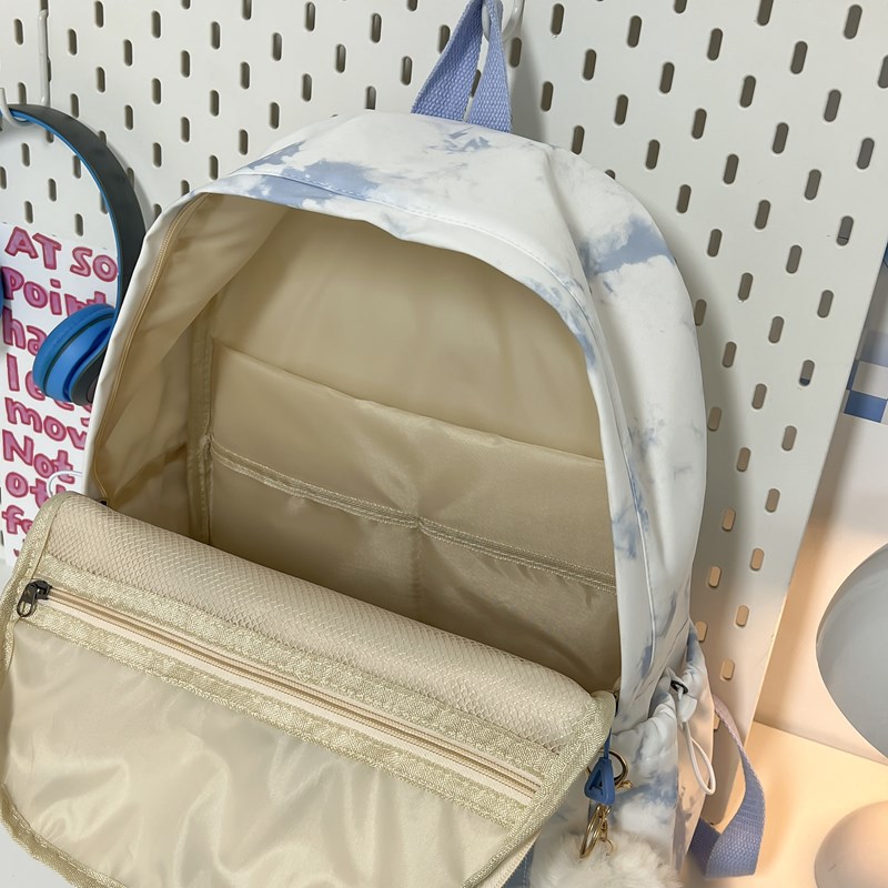 A Korean-style Instagram niche high-appearance-level middle school backpack, a Japanese-style Instagram sweet and cool tie-dyed girl backpack Application Scenario