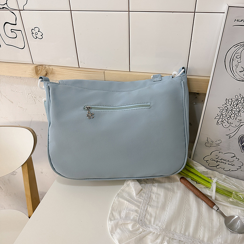 A niche design Japanese-style bag with a high level of appearance, a cute girl's large-capacity single-shoulder crossbody bag for class, and a lightweight book bag Specification drawing