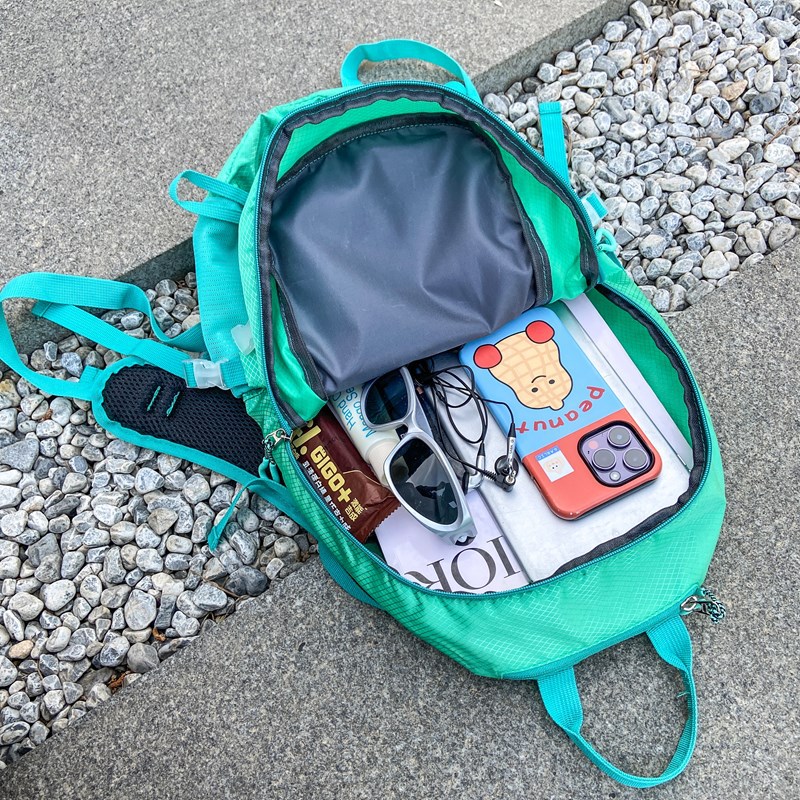 High-appearation-level mountain style ins drawstring hiking bag for men and women, travel, sports, skiing, multi-pocket, large-capacity backpack Application Scenario