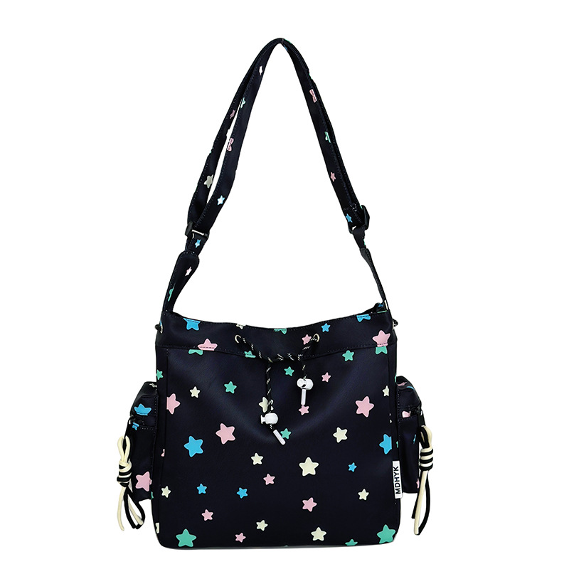 A new Japanese brand with a high level of appearance, fresh, sweet and cute star-shaped crossbody bag, simple and lightweight for girls, and a crossbody bag for after-school tutoring Item Picture