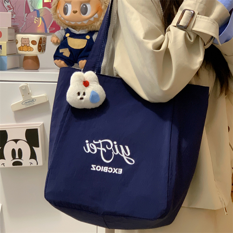 Striped forest style, high appearance level, country style, fashionable double-sided tote bag, French exquisite, large-capacity student single-shoulder bag full figure