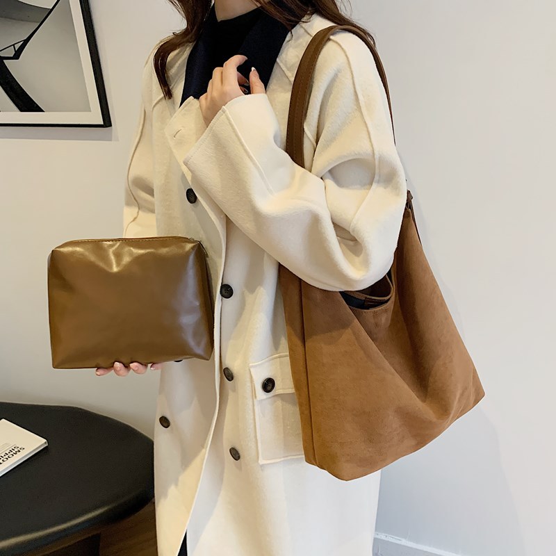 Autumn and winter retro suede tote bag 2024 new style, fashionable and casual, large-capacity single-shoulder bag, high-end mother-and-child bag full figure