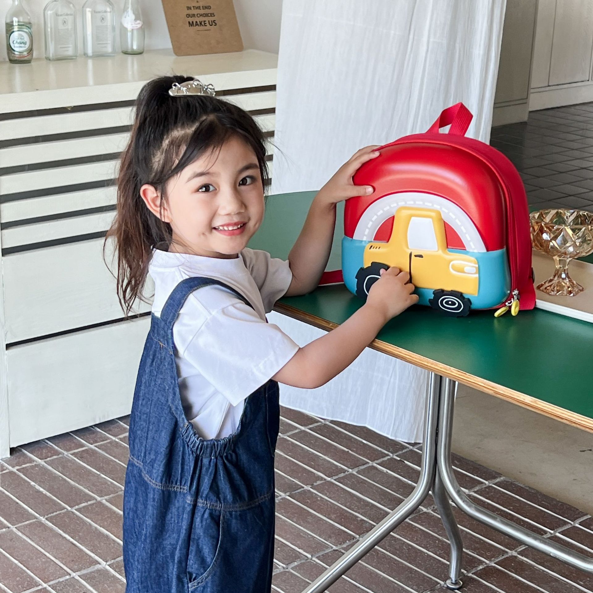 Cross-border kindergarten three-dimensional children's schoolbag, light and cute cartoon girl and baby, double-shoulder eggshell boy and girl backpack full figure