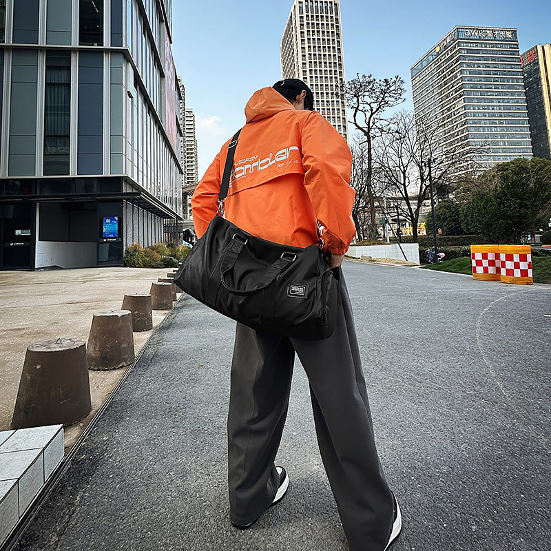 Travel bags, men's large-capacity backpacks, short-distance business trip luggage bags, sports and fitness bags, dry and wet separate hand-held men's bags full figure
