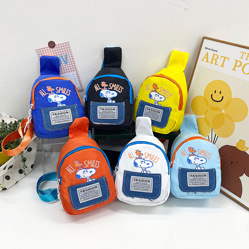 New denim Snoopy children's chest bag, versatile little girl crossbody bag, cartoon little boy coin purse full figure