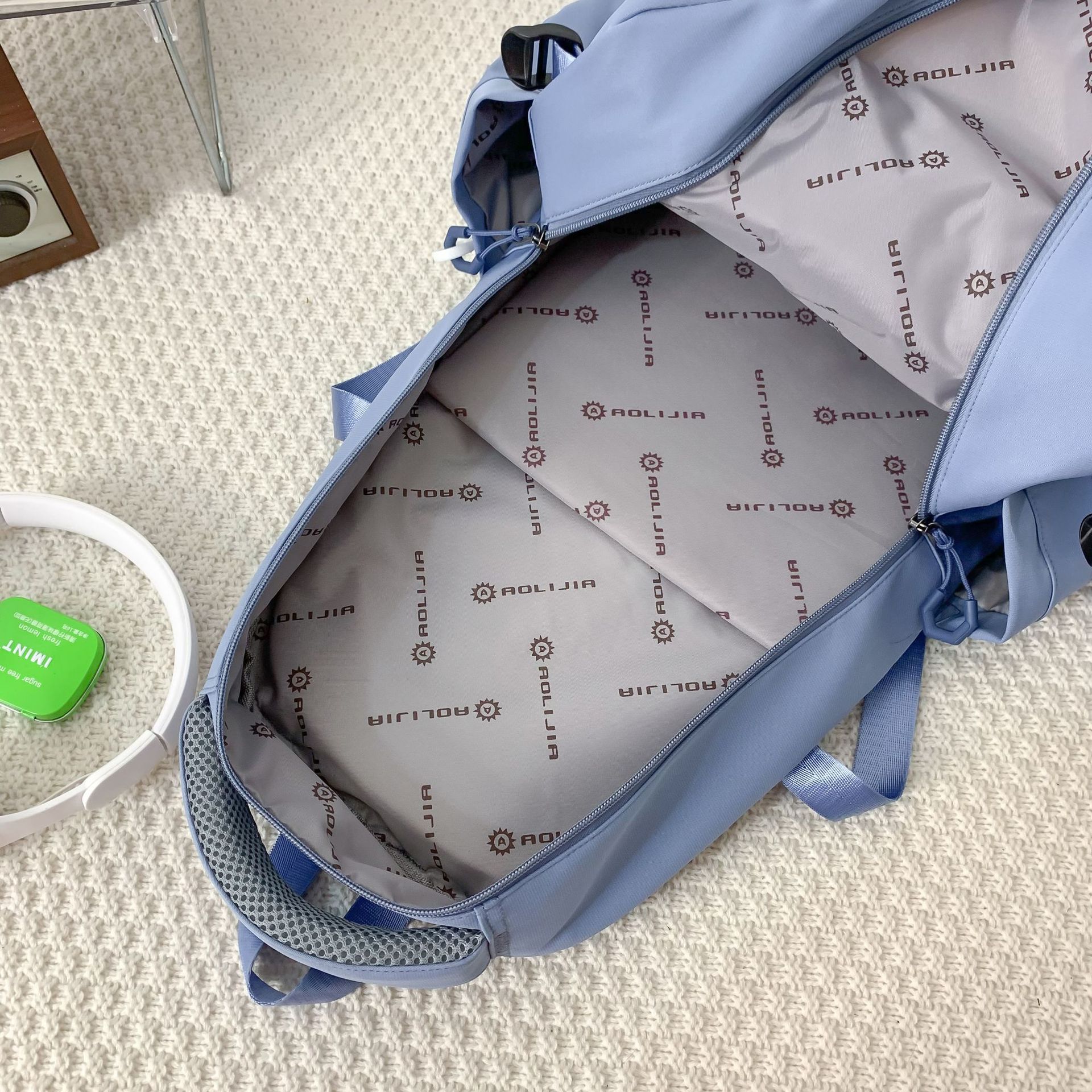 Large-capacity high-quality junior high school schoolbag for girls, Korean version of Instagram, multi-layered lightweight, and casual backpack for high school students Application Scenario
