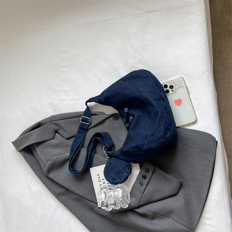 Korean retro and laid-back feng shui washed denim bag, niche design, versatile for daily use, commuting, shopping, crossbody messenger bag Specification drawing