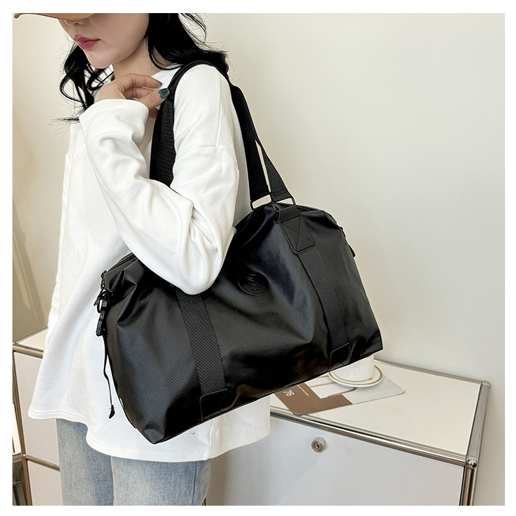 Large-capacity travel bag, men's water-resistant fitness bag, lightweight carry-on luggage bag, women's yoga sports single-shoulder bag full figure