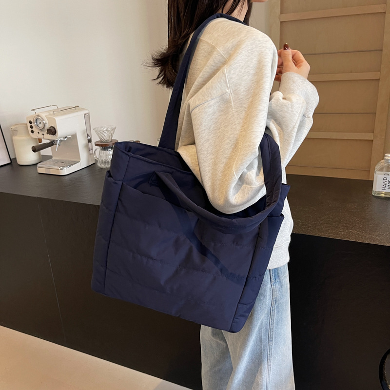Autumn and winter cotton-padded jacket with cotton bag, large-capacity single-shoulder tote bag for women, lazy commuting bag for Japan and South Korea, hand-carried student class bag details Picture