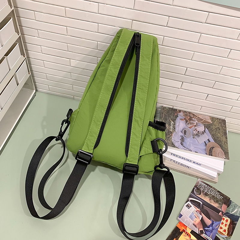The 2025 new style of fashionable and casual chest bag, trendy bag, crossbody bag, simple outdoor cycling bag, multi-layer versatile backpack Specification drawing