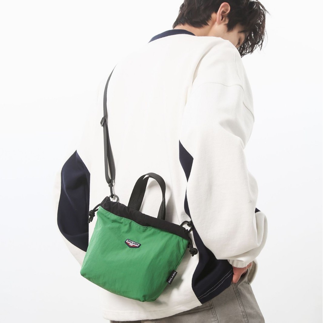 Japanese streetwear brand handbag, Spring 2025 new mobile phone bag, mini men's crossbody bag, versatile coin purse, small bag details Picture