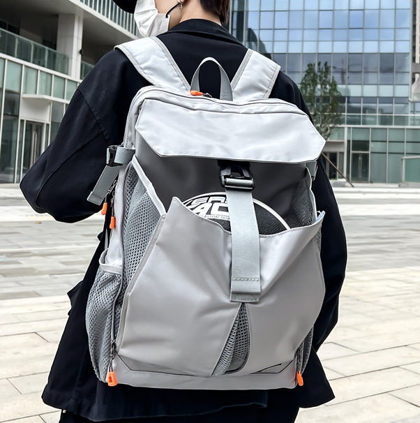 Men's trendy backpack, water-resistant travel functional style basketball schoolbag, large-capacity cycling men's helmet backpack full figure