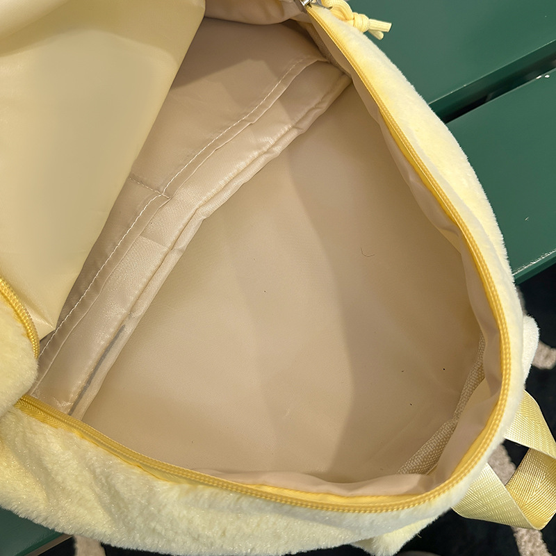 Fluffy backpack, small schoolbag, cute cartoon, large capacity, high appearance level, cute and funny backpack for autumn and winter girls Application Scenario