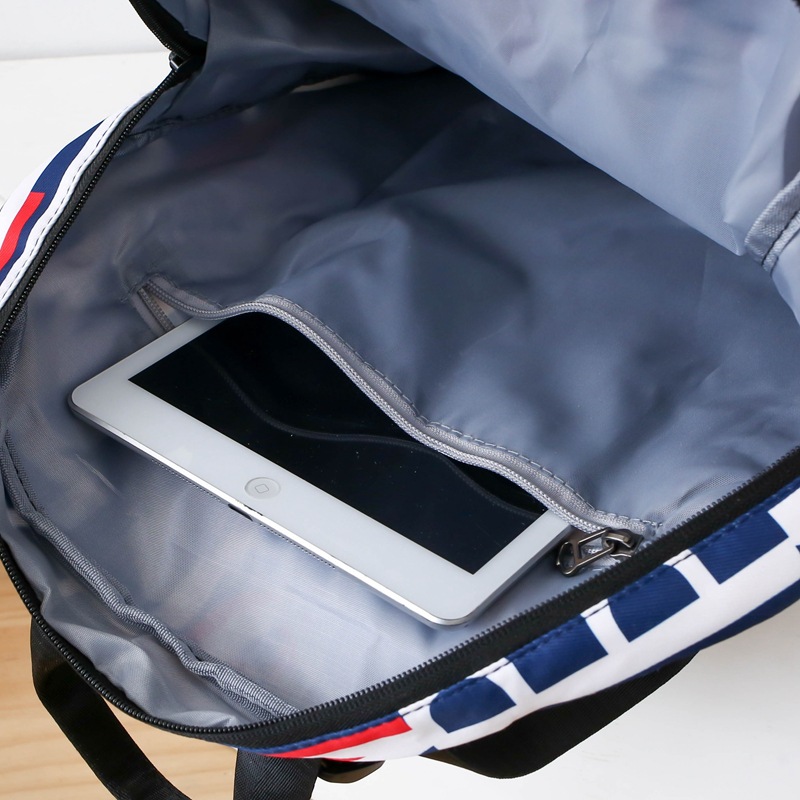 2025 New large-capacity lightweight backpack, niche design sense handbag, travel backpack, casual and simple schoolbag Specification drawing