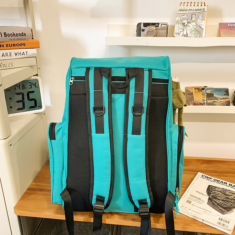 Men's large-capacity functional outdoor leisure hiking bag, college and high school student schoolbag, women's computer bag, trendy Application Scenario