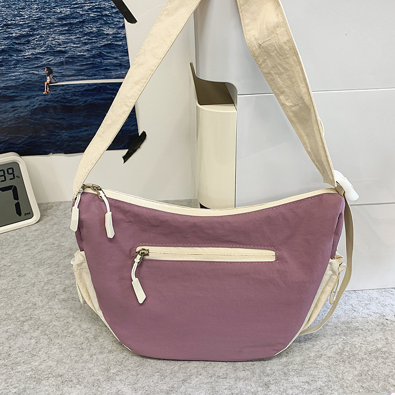 Lightweight single-shoulder bag, women's travel bag, outdoor sports work clothes, small backpack, walking mobile phone bag, crossbody hiking bag Application Scenario