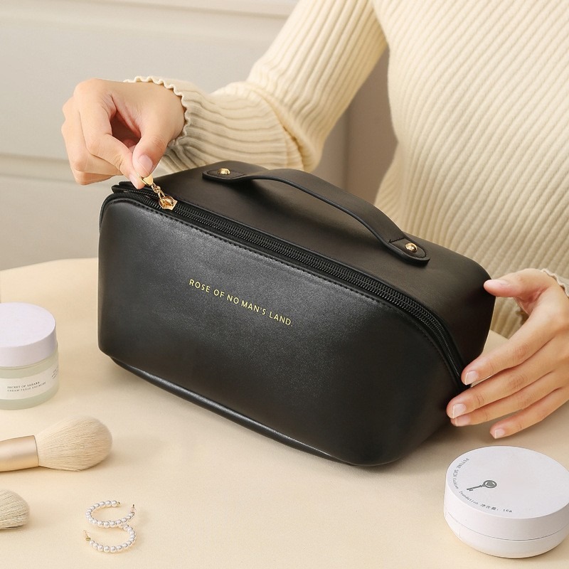 Cross-border hot pu leather makeup bag, multi-functional checkerboard pillow bag, large-capacity waterproof travel portable toiletry bag Application Scenario