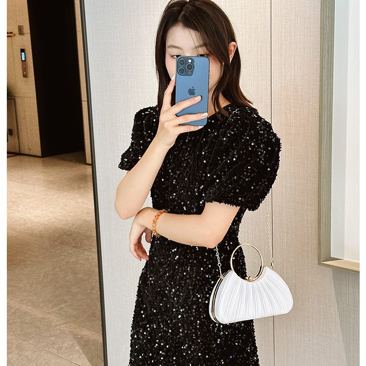 New cross-border pleated evening bag, ladies' handbag, socialite's elegant banquet clutch, dress bag, circular handbag Application Scenario