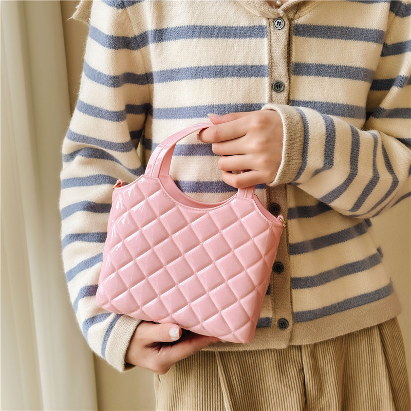 2025 Summer new PVC jelly bags, children's bags, mini small bags, cosmetic bags, hand-held diamond-shaped basket women's bags details Picture