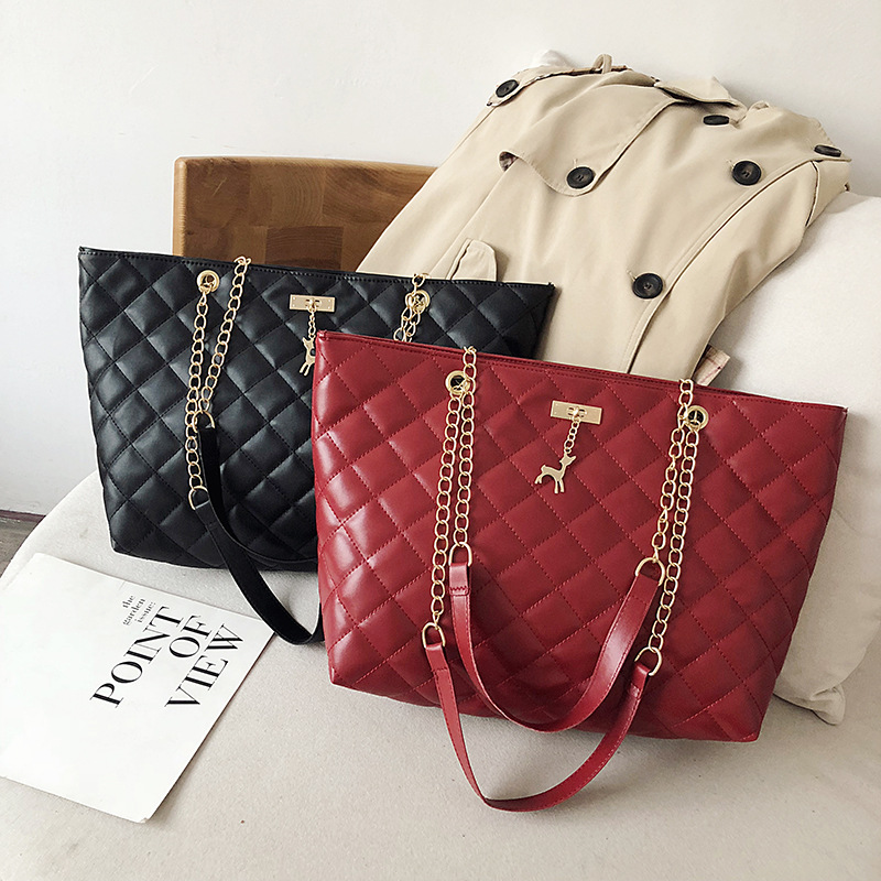Women's bag 2022 New style embroidered thread diamond chain large bag crossbody bag Large capacity bag, Little Deer single-shoulder bag wholesale bag full figure