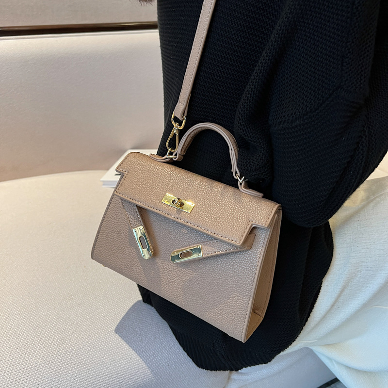 Wholesale bags from the source factory: Women's niche retro handbags, single-shoulder small square bags, casual crossbody bags, Kelly bags Specification drawing
