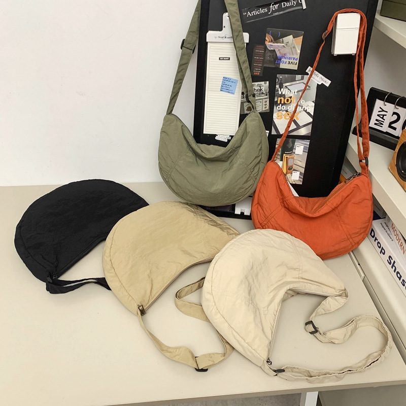 New cross-border Japanese-style single-shoulder dumpling bag for women, simple and lightweight nylon small bag, versatile, waterproof solid color crossbody small bag details Picture