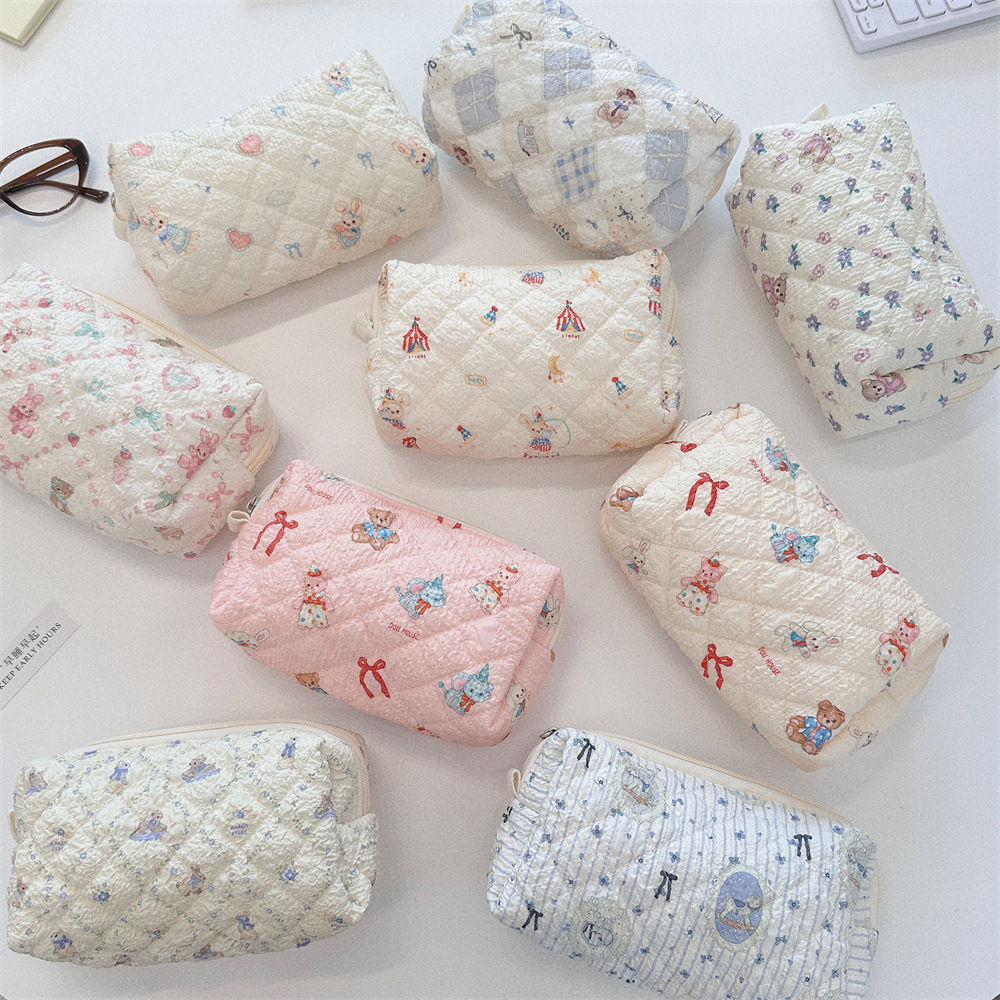 31291 Fresh large-capacity Cosmetics Storage Bag, student storage zipper stationery pen case, Portable Toiletry bag details Picture