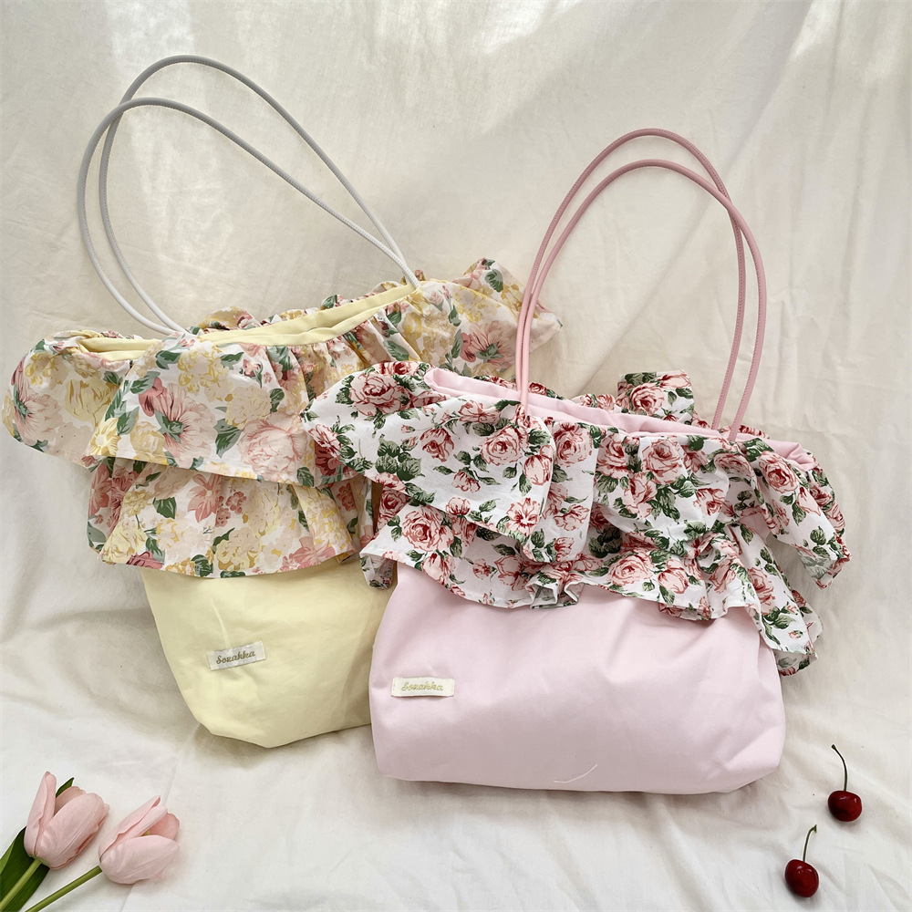 5423 New retro rose floral patchwork single-shoulder bag, women's ruffled large-capacity commuter hand-held armpit bag details Picture