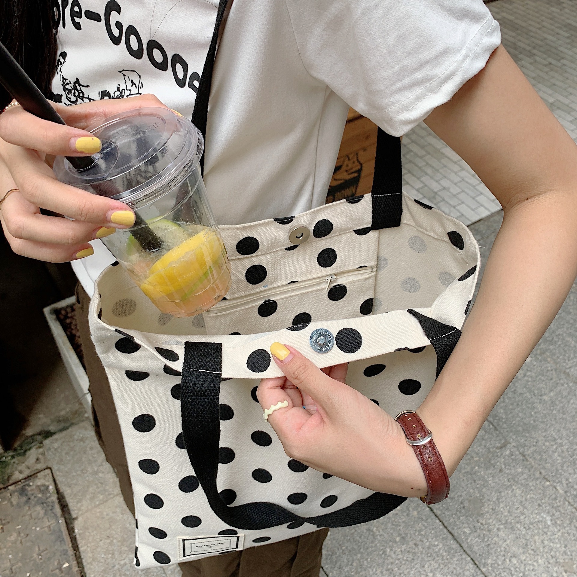 26223 ins Controversy Point single-shoulder handbag, hand-held canvas bag, women's mobile phone bento bag, large capacity tote bag details Picture