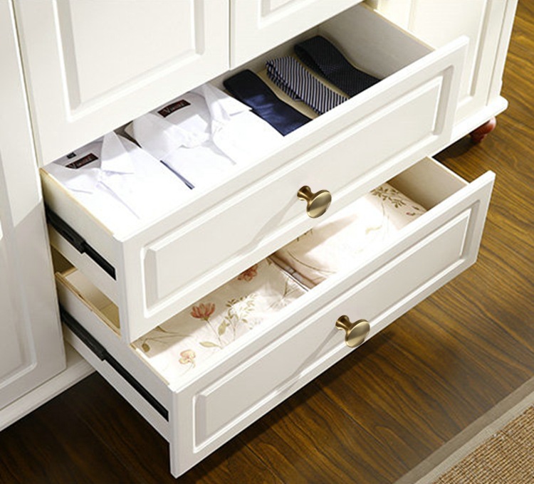 Nordic minimalist new Chinese-style pure copper handle furniture, wardrobe door, drawer and cabinet handles, single-hole all-copper handles Application Scenario