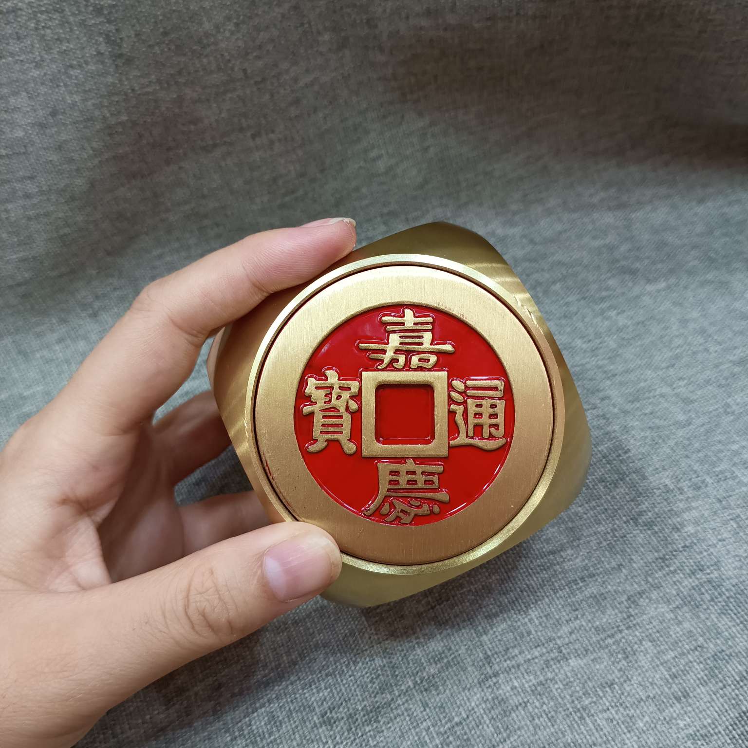 The Zhonggong Craft hand-held piece is a cube with five emperors and six sides rotating, and the mountain ghost and the god of Wealth rotate detail image 6